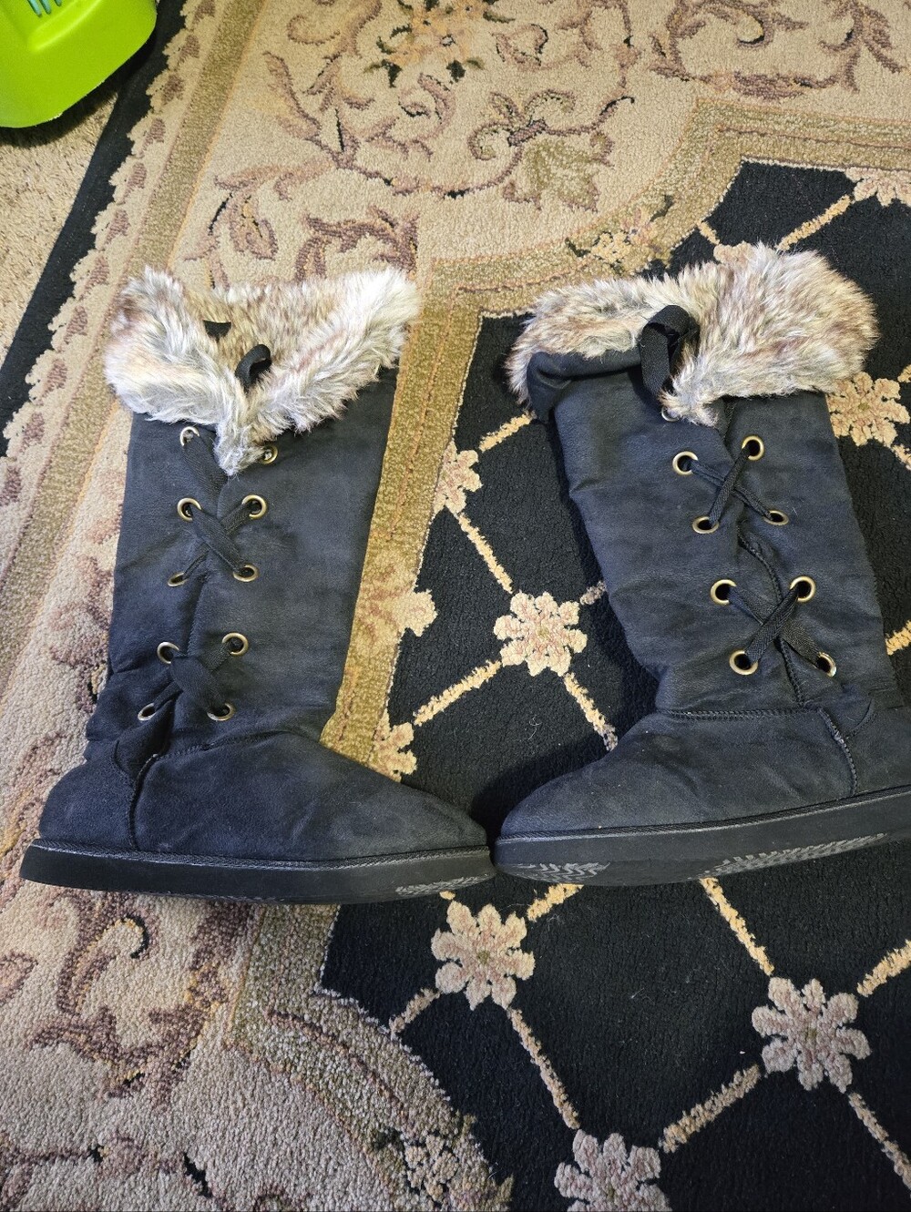 Women’s Faux Fur Trim Winter Boots - Black